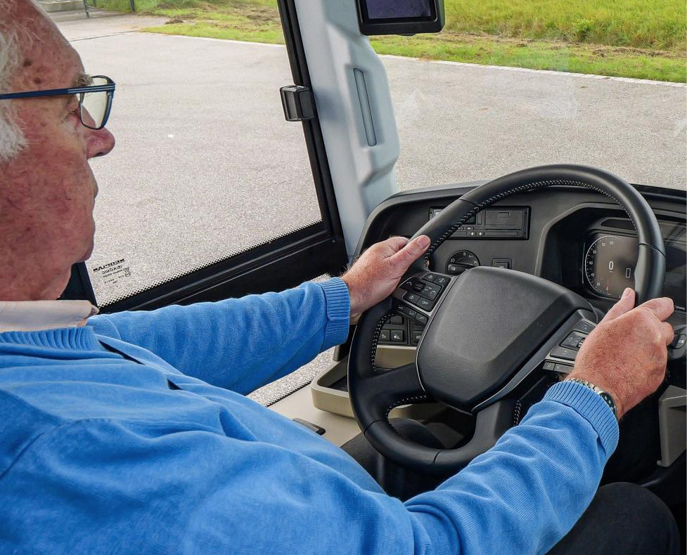 MAN_bus_cockpit_bron
